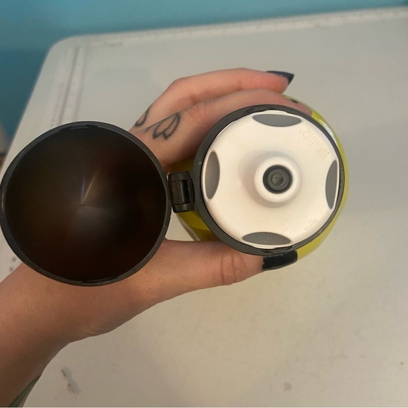 🛍️3/$30 Lululemon I love running Sigg metal water bottle - Picture 9 of 11